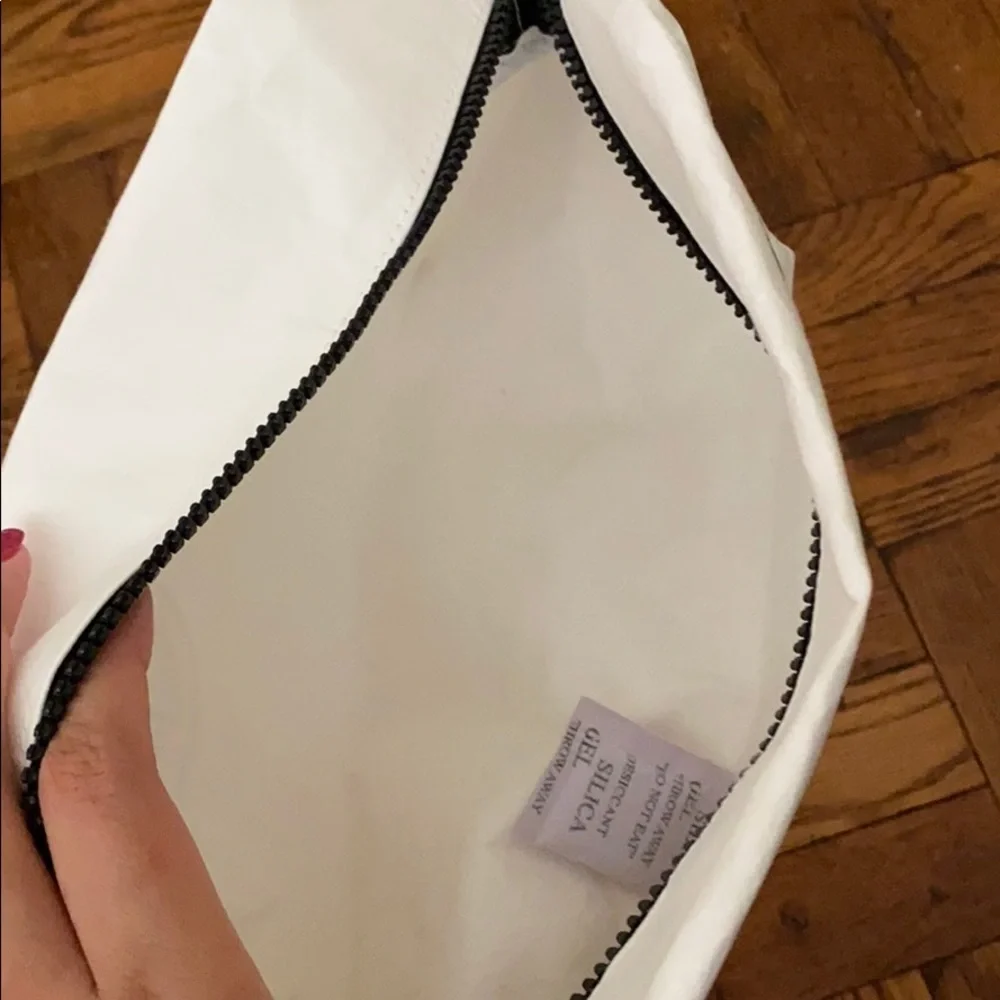 NWOT Pink Victoria’s Secret  paper material case